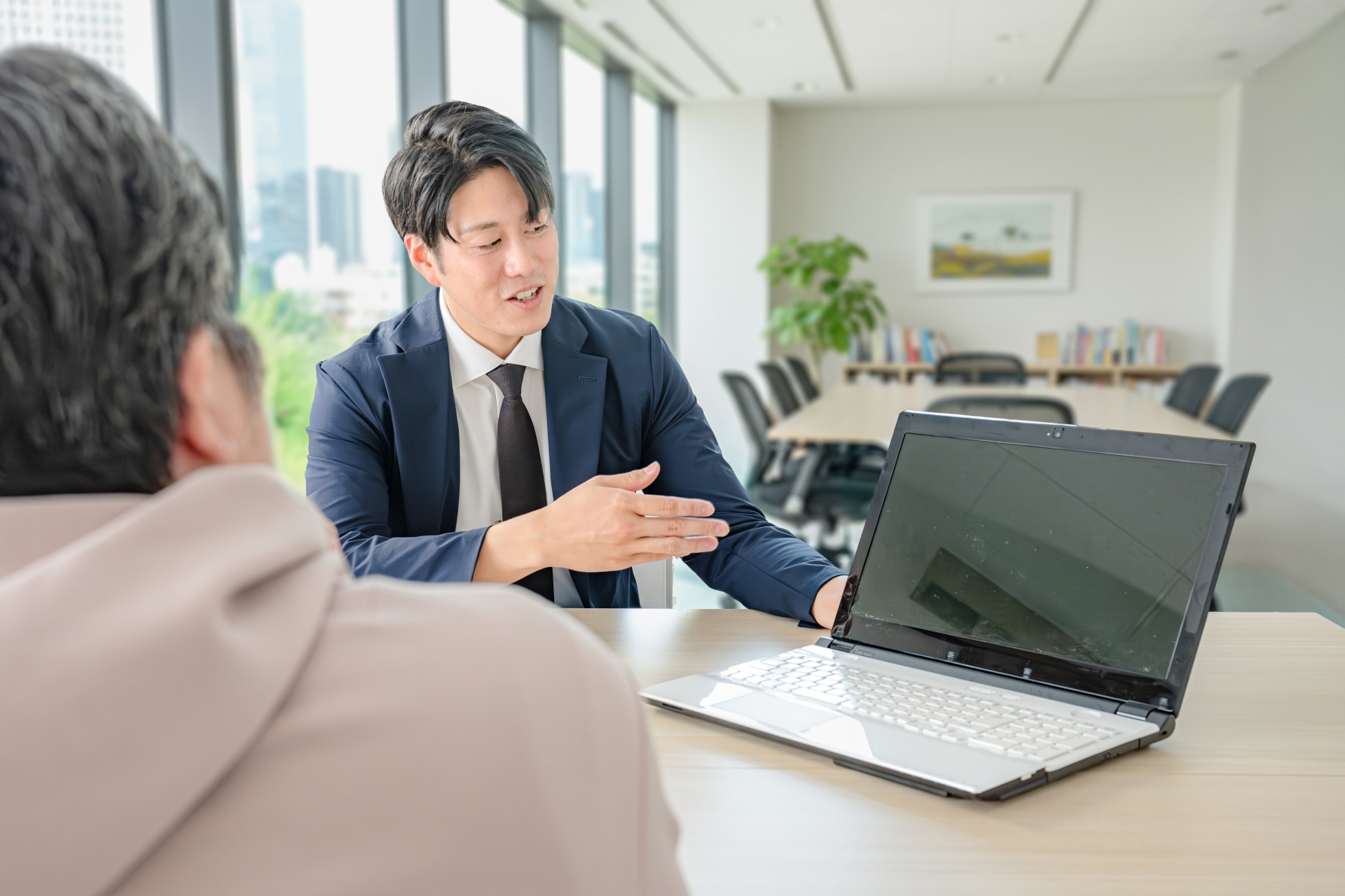 営業プロセスとは？基本的なフローや活用できるフレームワークを解説